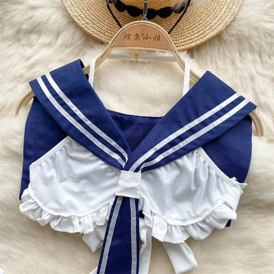 Set “Sailor Tease” – Lingerie Écolière Style Marin, Haut Court à Bretelles & Mini-Jupe Plissée