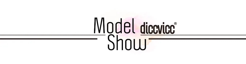 “Étreinte Nocturne – Ensemble lingerie brodée avec soutien-gorge transparent et string chaîne”