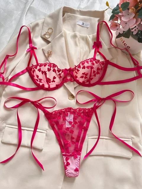 Ensemble Lingerie “Sweet Violette” – Broderie Cœur & Finesse Sensuelle