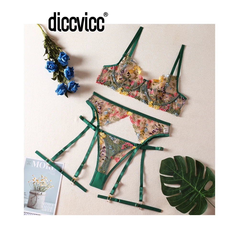 "Éclat Sauvage" – Ensemble brodé transparent à armatures & jarretelles dorées