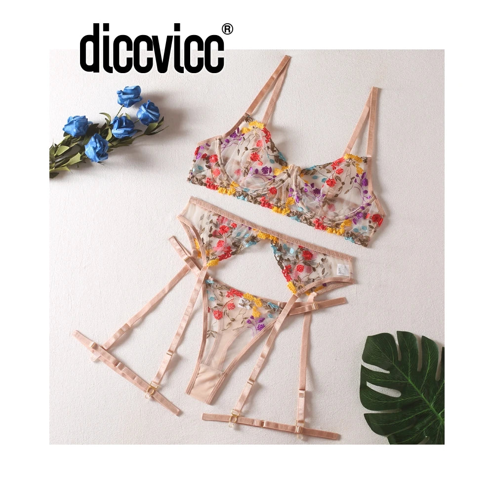 "Éclat Sauvage" – Ensemble brodé transparent à armatures & jarretelles dorées