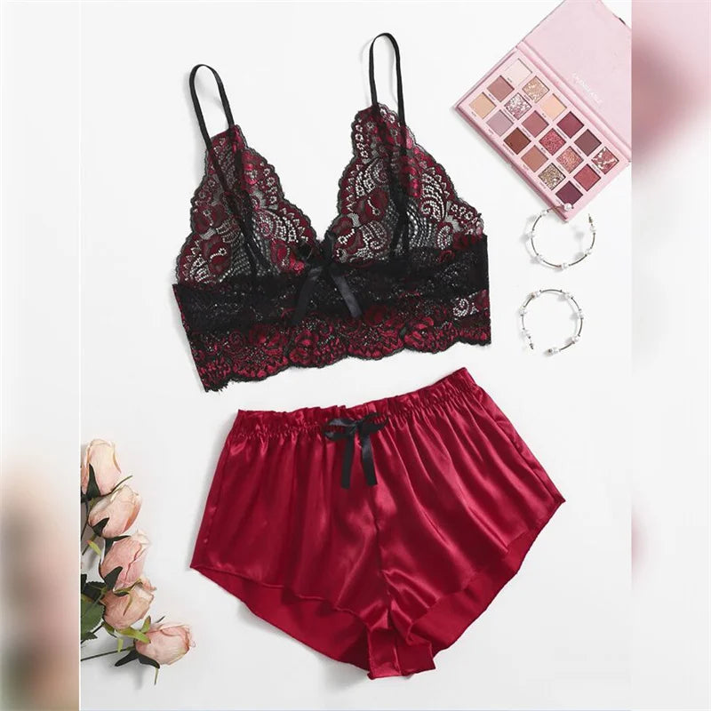 "Velvet Dreams – Lot de 5 ensembles pyjama satinés à dentelle pour nuits sensuelles"