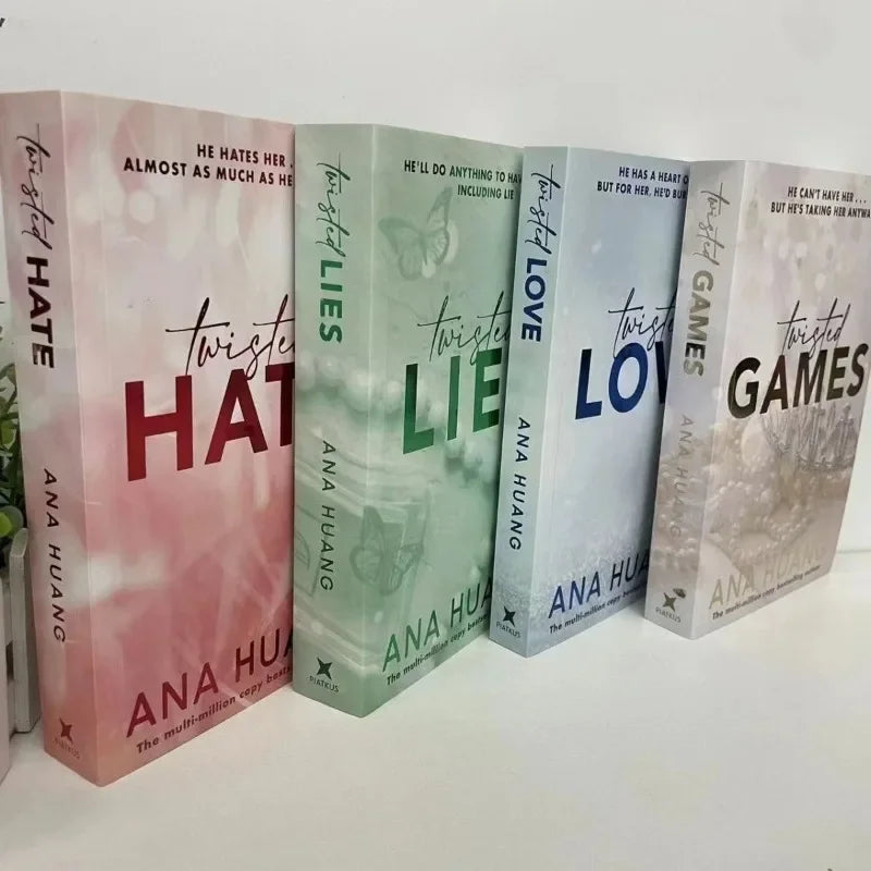 Roman broché (1 livre) – Série Twisted par Ana Huang : Love, Games, Hate ou Lies (en anglais)