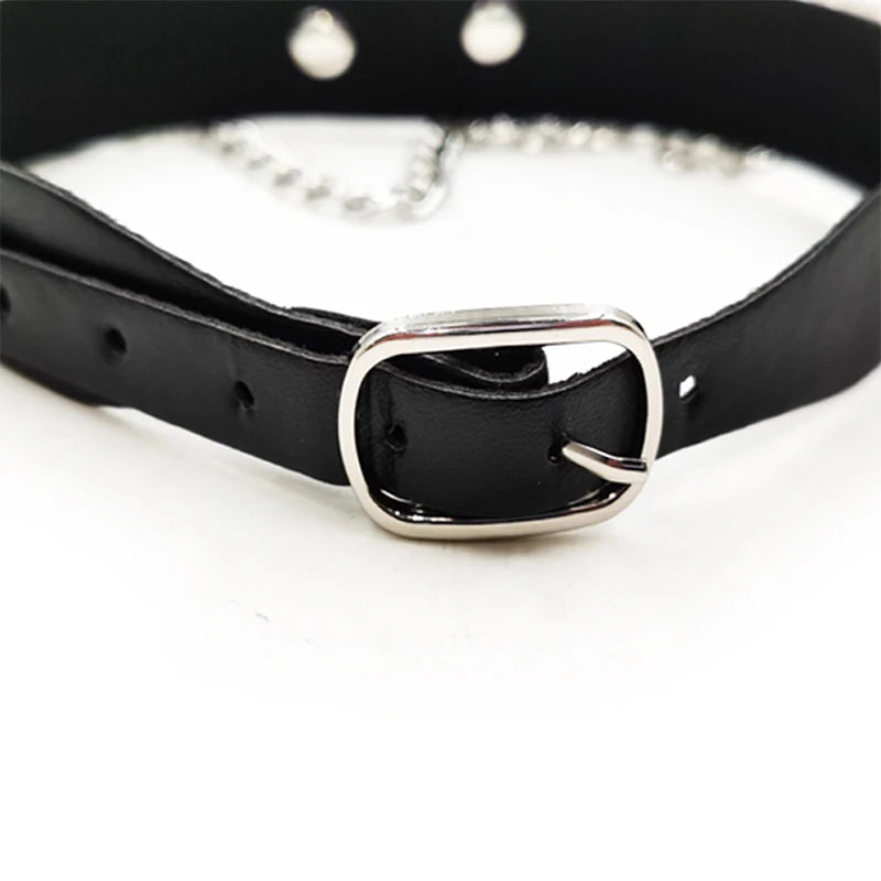 Kit BDSM “Collier & Laisse” – Le Pouvoir dans la Soumission
Explorez vos limites dans le respect et le plaisir partagé.