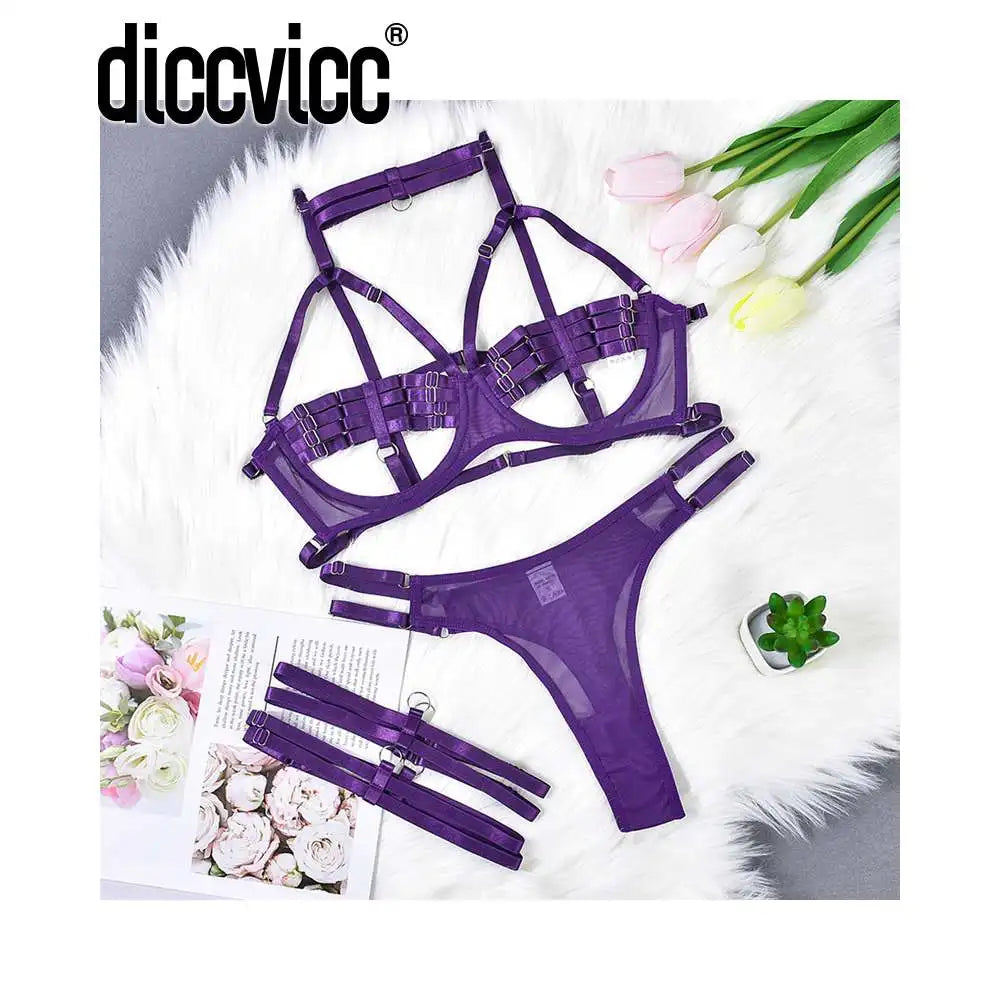 Ensemble Lingerie – Bandes Sensuelles & Décolleté Audacieux