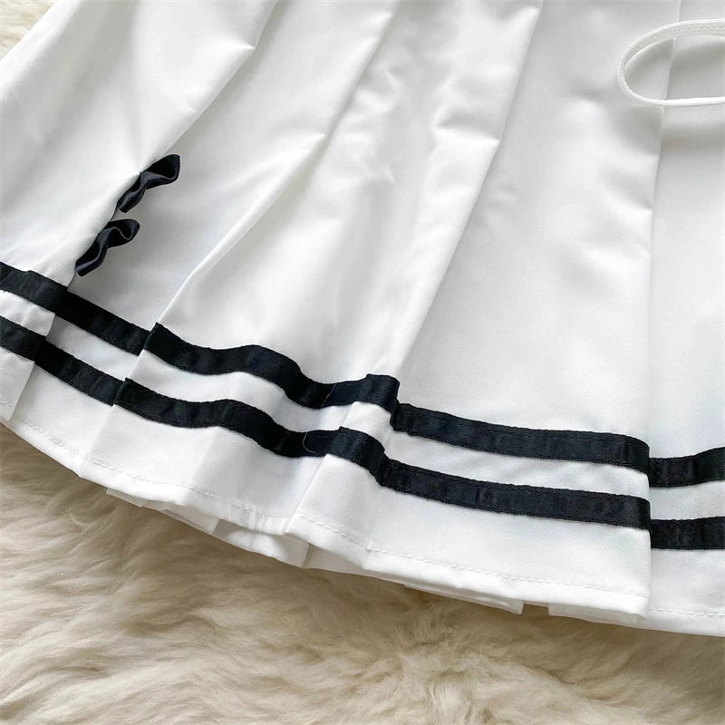 Set “Sailor Tease” – Lingerie Écolière Style Marin, Haut Court à Bretelles & Mini-Jupe Plissée